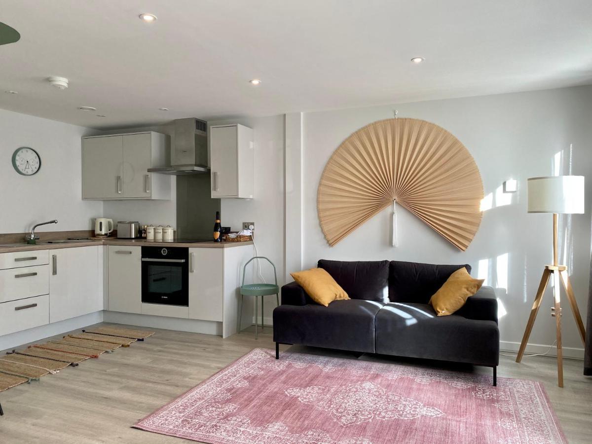 Modern Apartment In Central Quiet York With Free Parking - Contemporary New Building ภายนอก รูปภาพ