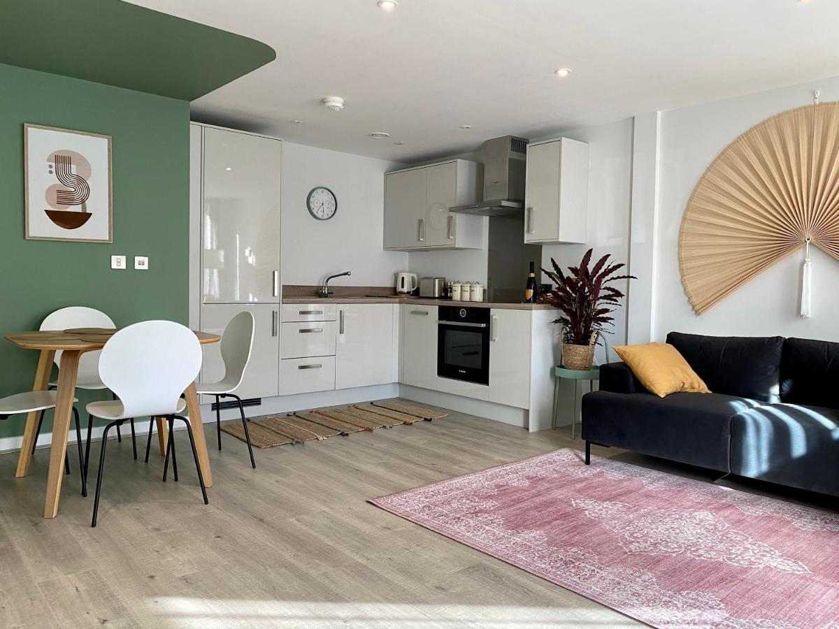 Modern Apartment In Central Quiet York With Free Parking - Contemporary New Building ภายนอก รูปภาพ